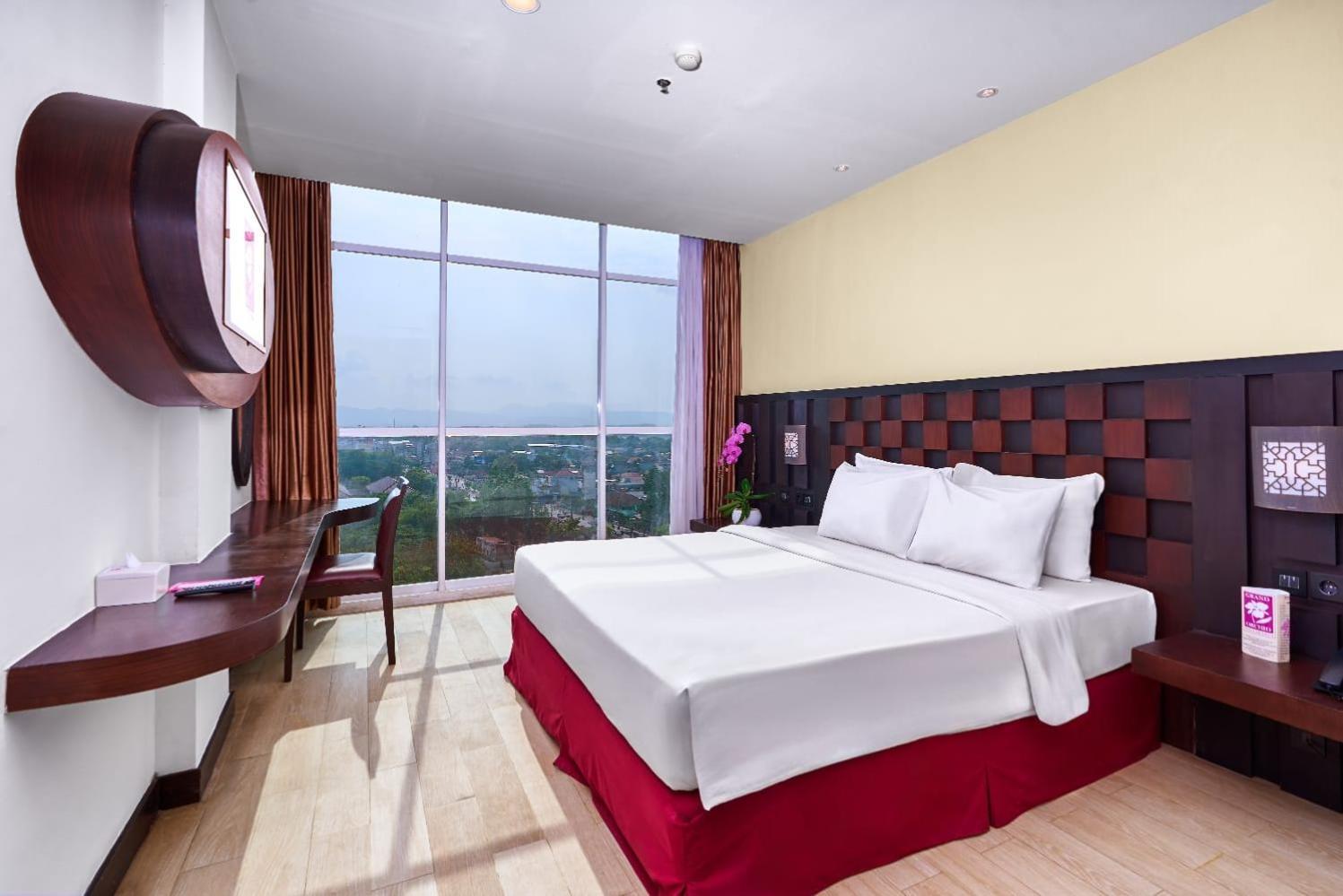 Grand Orchid Hotel Yogyakarta Maguwo Zewnętrze zdjęcie