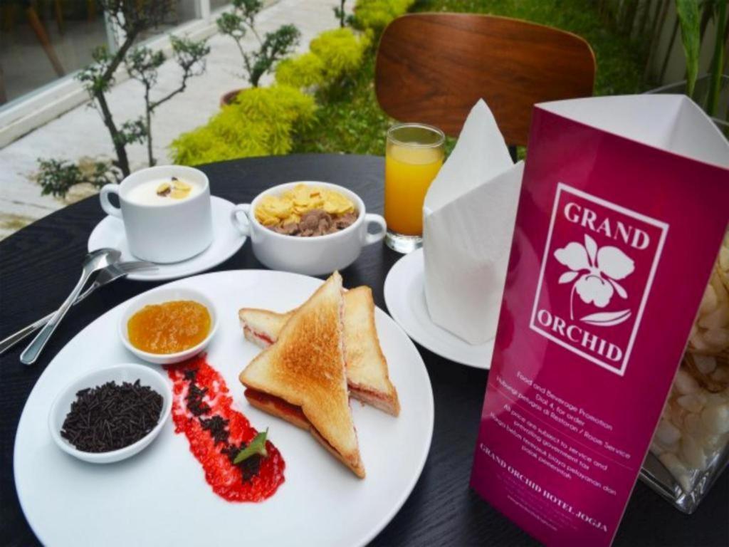 Grand Orchid Hotel Yogyakarta Maguwo Zewnętrze zdjęcie