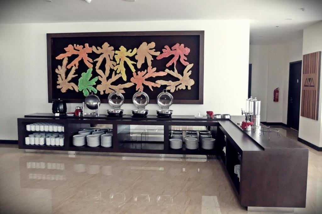 Grand Orchid Hotel Yogyakarta Maguwo Zewnętrze zdjęcie