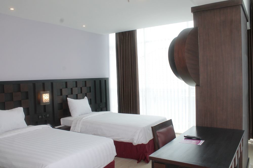 Grand Orchid Hotel Yogyakarta Maguwo Zewnętrze zdjęcie