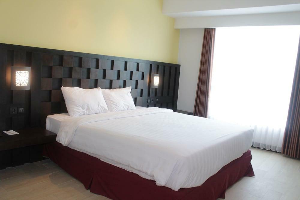 Grand Orchid Hotel Yogyakarta Maguwo Zewnętrze zdjęcie